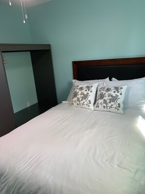 2 habitaciones, escritorio, wifi gratis y ropa de cama