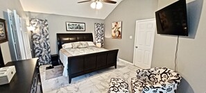 3 bedrooms, desk, iron/ironing board, travel cot