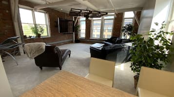 Télévision, cheminée