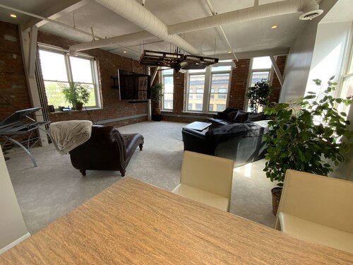 Heart of The Old Market Sunburst Penthouse!!!