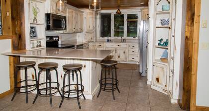 Private Beach, Beautiful Lake Home, Fishing, Recreation - Everything You Need!