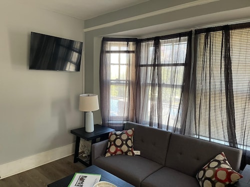 Empire Plaza View II