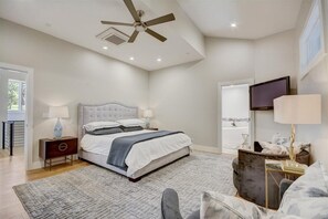 4 soverom, strykejern/-brett, reiseseng for barn og wi-fi