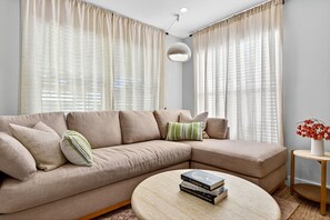 Älytelevisio, videopelejä, kirjoja