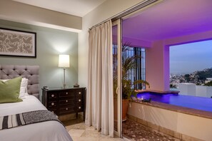 2 bedrooms, in-room safe, iron/ironing board, free WiFi