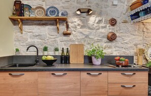 Kühlschrank, Herdplatte, Geschirrspüler