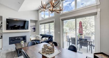Relax and Unwind with Stunning Views, Patio, BBQ