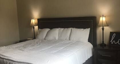 Private Master Suite/Private Entrance