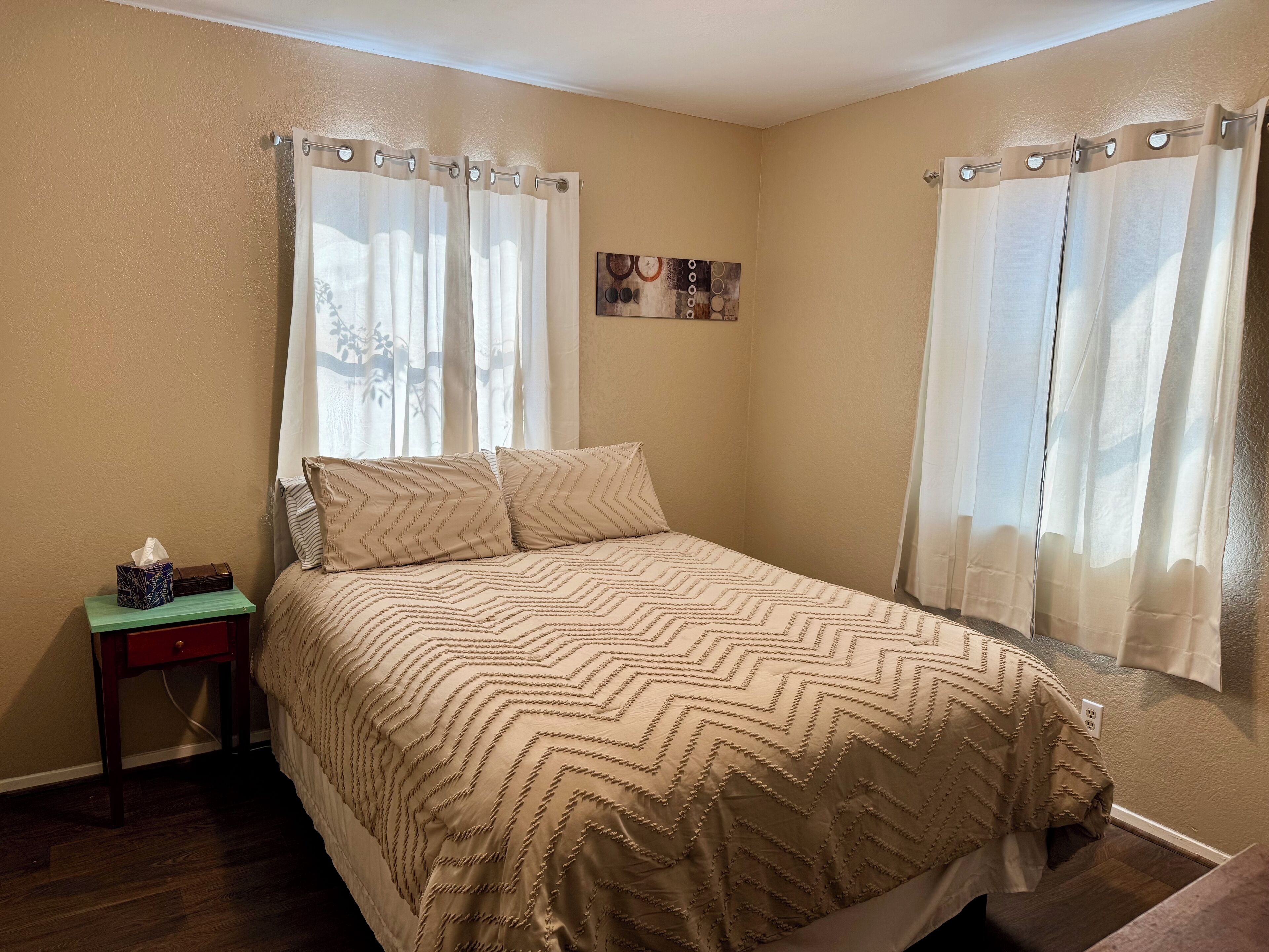 4 bedrooms, iron/ironing board, free WiFi, bed sheets