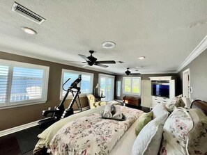 4 Schlafzimmer, Bügeleisen/Bügelbrett, Reisekinderbett, kostenloses WLAN