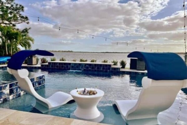 Outdoor pool, a heated pool