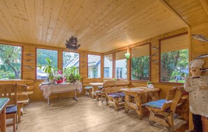 Dining - 2 bedroom stunning home in Oslonka (Oslonka)