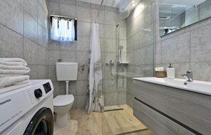 Douche, séchoir à cheveux