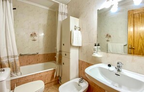 Bathtub