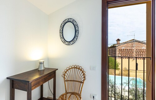 2 bedroom amazing home in Orentano