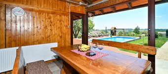 Nice home in Nova Diklenica with sauna