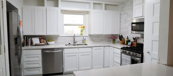 The Village House - 3 bedroom, 1 bath home 1.5 mi to Texas A&M, 2 mi to Legends