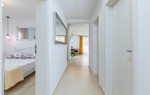 3 bedrooms, free WiFi, bed sheets