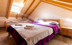 2 bedrooms, free WiFi, bed sheets - Luxurious home in Metkovic (Metkovic)