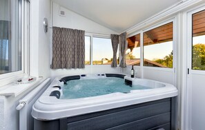 Interior - Gorgeous home in Gracec with sauna (Gracec)
