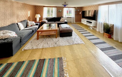 3 bedroom awesome home in Emmaboda