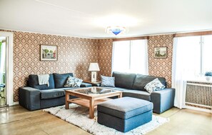 Living area - 3 bedroom awesome home in Emmaboda (Emmaboda)