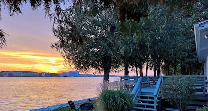 Gigi's Wonderful waterfront home