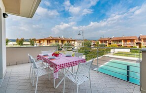 Outdoor dining - Pet friendly apartment (Puegnago sul Garda)