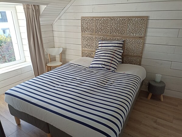 2 bedrooms, iron/ironing board, travel cot, free WiFi