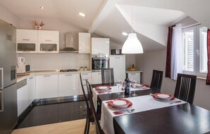 Kühlschrank, Herdplatte, Geschirrspüler