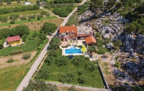 Exterior - Beautiful home in Bacina (Bacina)