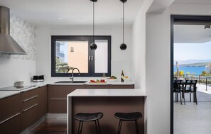 Fridge, oven, stovetop, dishwasher - Beach front apartment in Zidarici (Zidarici)
