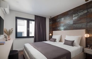 3 bedrooms, travel cot, free WiFi, bed sheets - Beach front apartment in Zidarici (Zidarici)