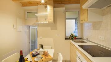 Refrigerador, horno, cafetera/tetera