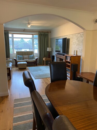 5 Bed Bungalow convenient for COP26