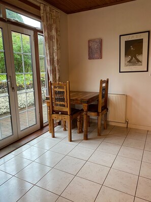 Dining - 5 Bed Bungalow convenient for COP26 (Milngavie)