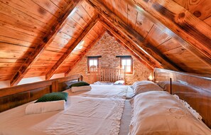 2 bedrooms, travel crib, free WiFi, bed sheets