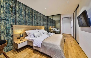 In-room safe, iron/ironing board, travel cot, free WiFi