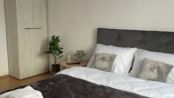 1 chambre, fer et planche Ă  repasser, Wi-Fi gratuit, draps fournis