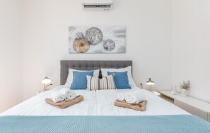 3 bedrooms, travel crib, free WiFi, bed sheets - 3 bedroom amazing home in Pula (Pula)