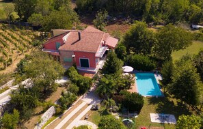 Exterior - 4 bedroom gorgeous home in Grubine (Grubine)