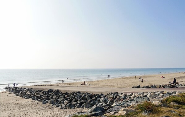 Beach nearby, fishing - Lovely home in Saint-Germain-Sur-Ay (Saint-Germain-Sur-Ay)