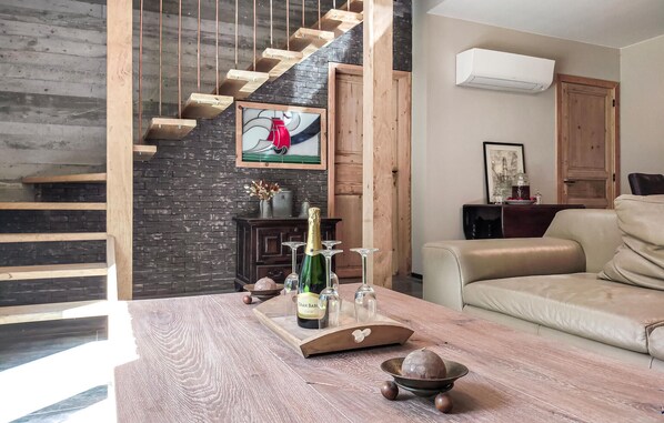 Smart TV - Amazing home in Knesselare with sauna (Knesselare)