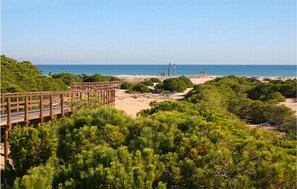 Nær stranden og fisking