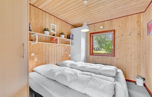 3 bedrooms, travel crib, free WiFi - Beautiful home in Skjern with kitchen (Skjern)