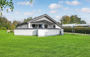 Exterior - Amazing home in Juelsminde with sauna (Juelsminde)