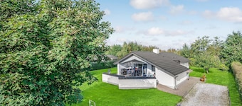 Amazing home in Juelsminde with sauna