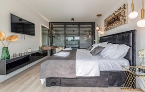 4 bedrooms, iron/ironing board, travel cot, free WiFi