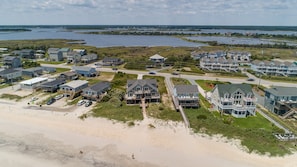 Exterior - OCEANFRONT and sweeping views of the Atlantic. Steps to the beach. (North Topsail Beach)