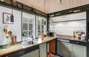 Frigorífic, forn, placa de cuina i rentaplats 